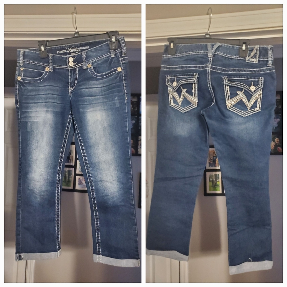 Vanity Capri